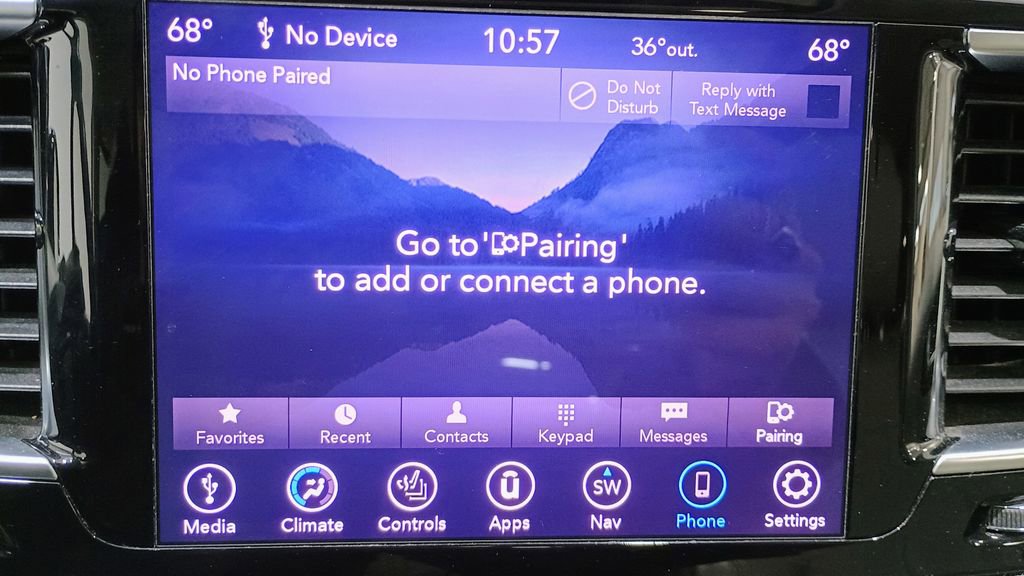 Used 2020 Chrysler Pacifica Limited image 17