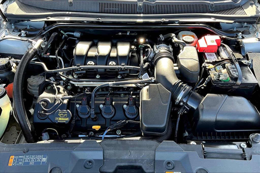 Used 2013 Ford Taurus Limited image 9