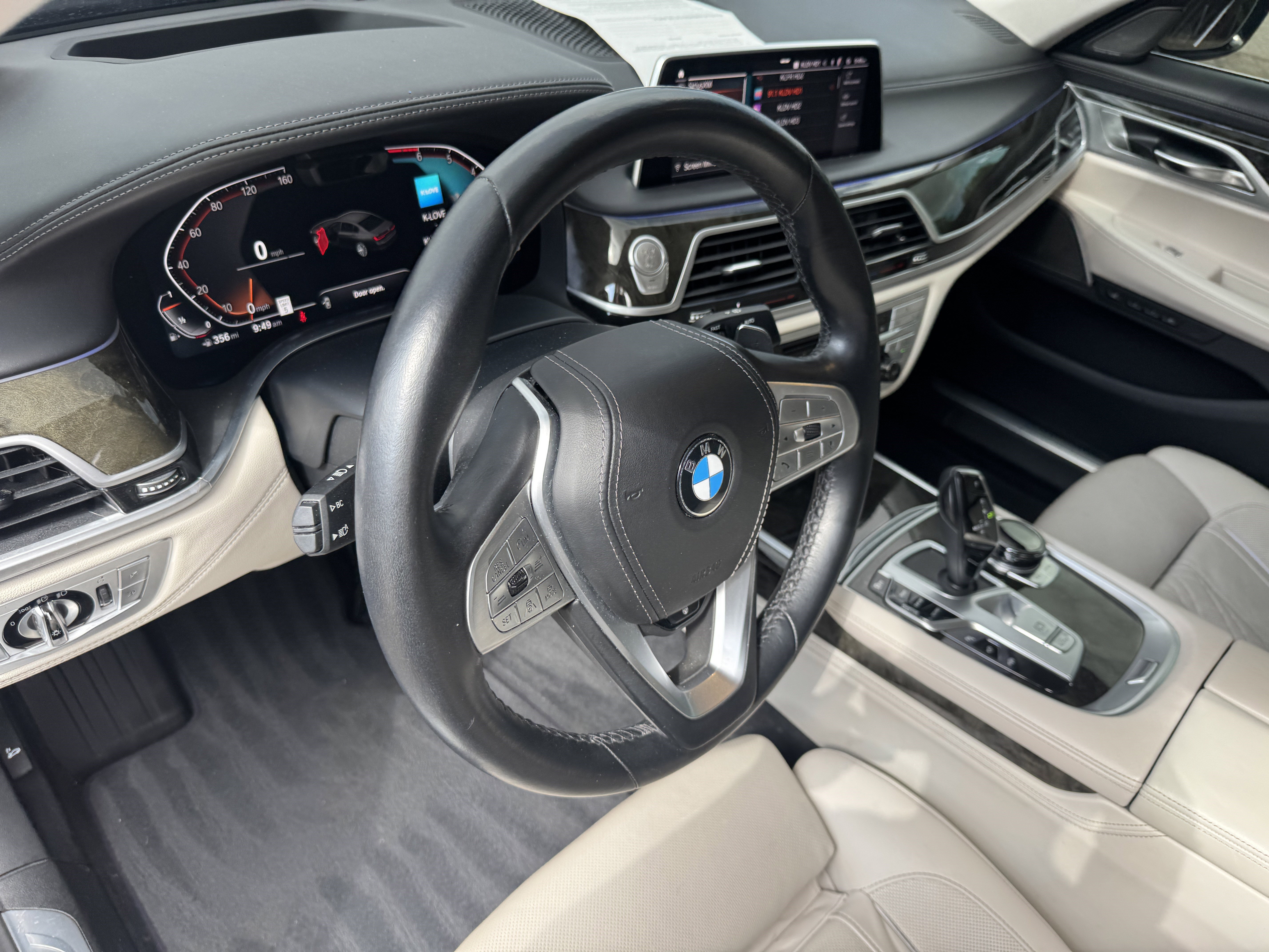 Used 2020 BMW 750i xDrive w/ Executive Package AWD/4WD image 21