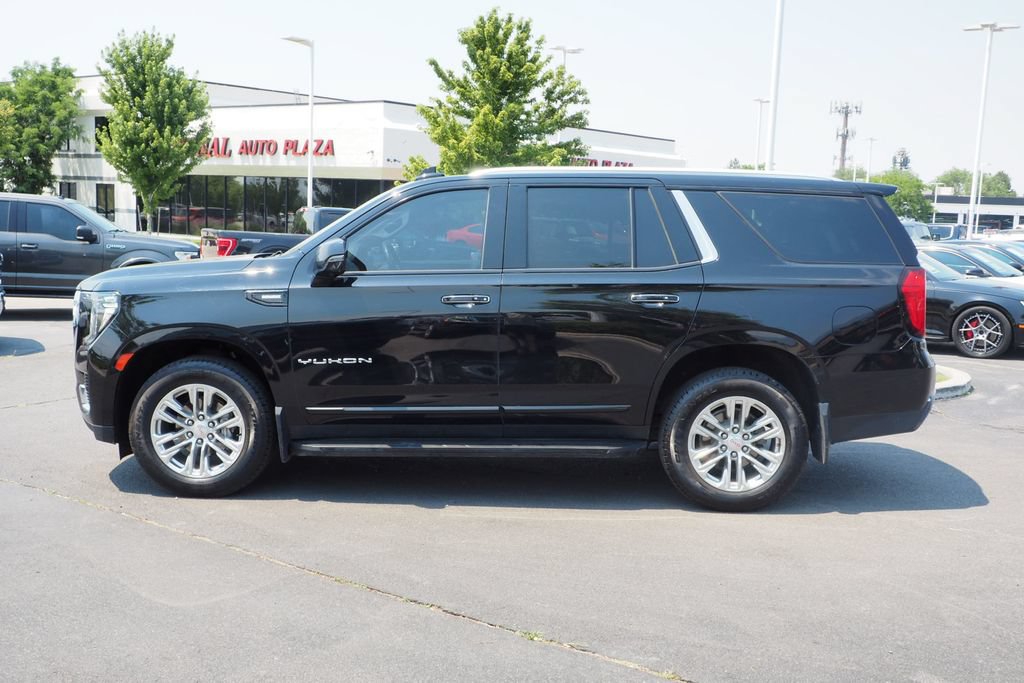 Used 2023 GMC Yukon SLT w/ SLT Premium Package AWD/4WD image 4