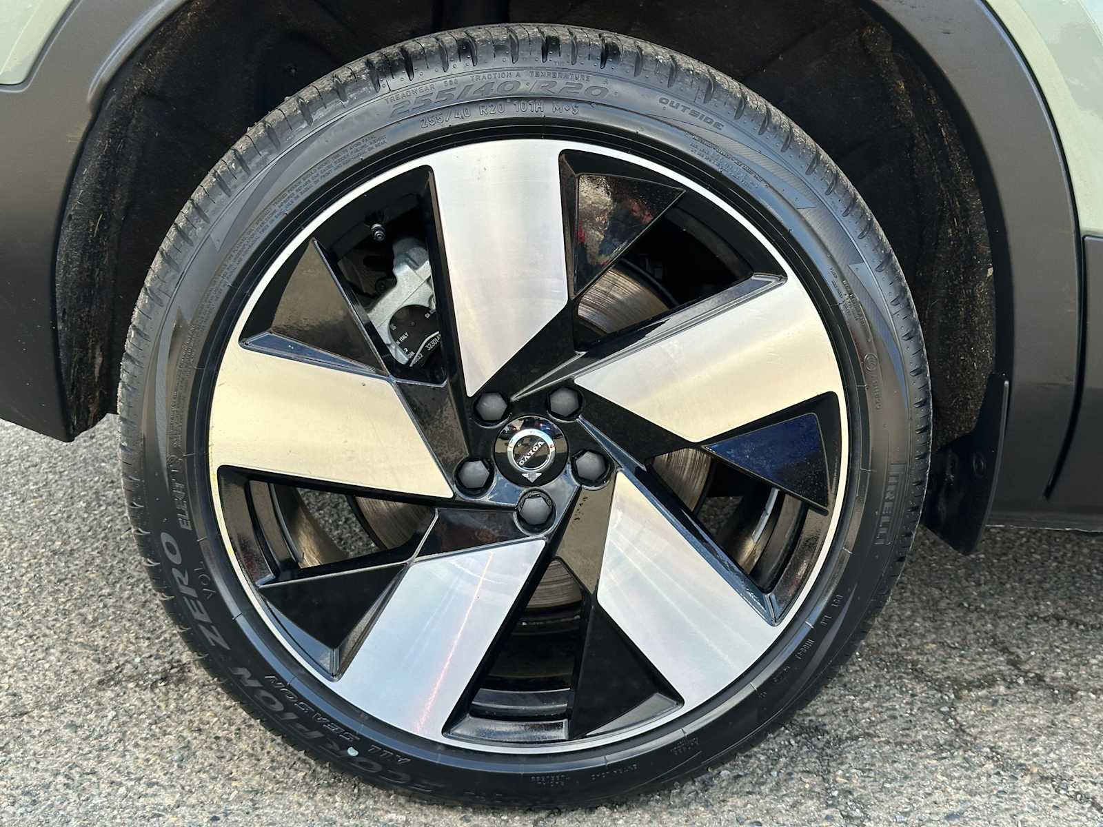 Certified 2023 Volvo XC40 Recharge Ultimate w/ Protection Package Premier AWD/4WD image 10