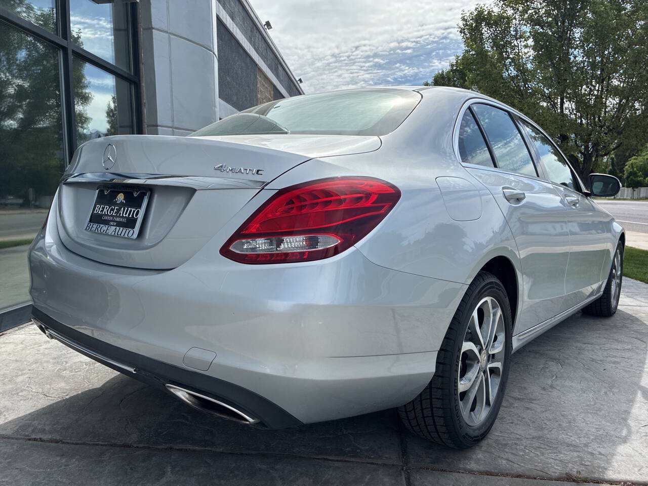 Used 2015 Mercedes-Benz C 300 4MATIC Sedan image 5