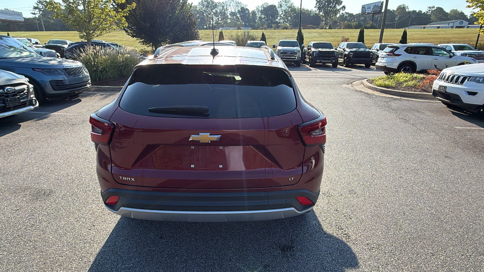 Used 2025 Chevrolet Trax LT FWD image 9