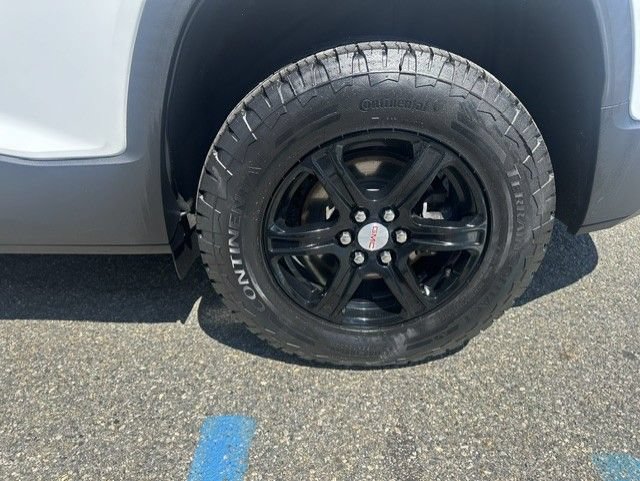 Certified 2023 GMC Acadia AT4 AWD/4WD image 10