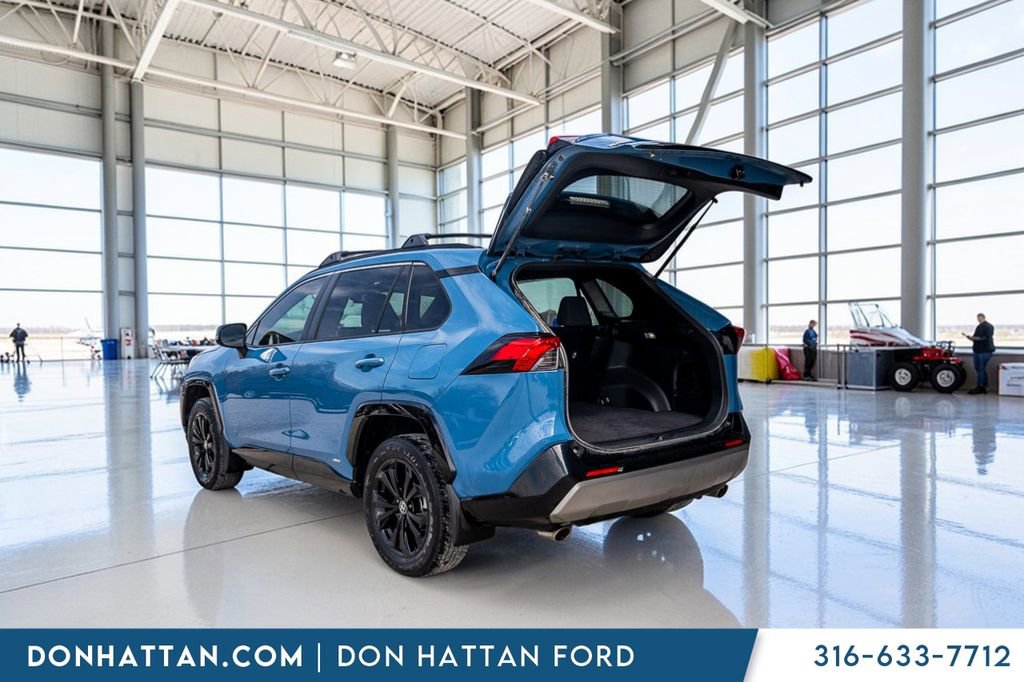 Used 2024 Toyota RAV4 SE image 26