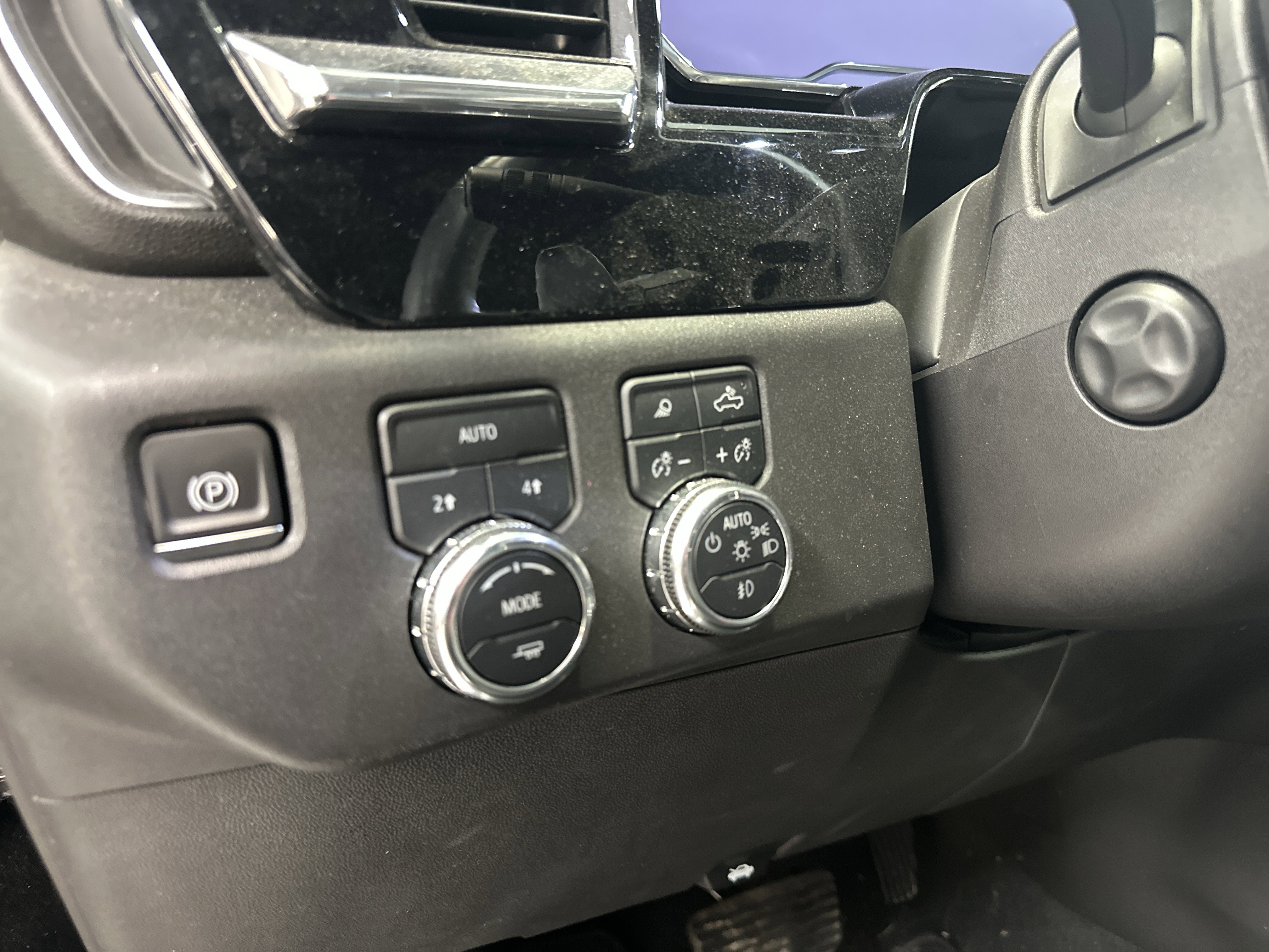 Used 2024 GMC Sierra 1500 SLT w/ SLT Premium Plus Package image 22