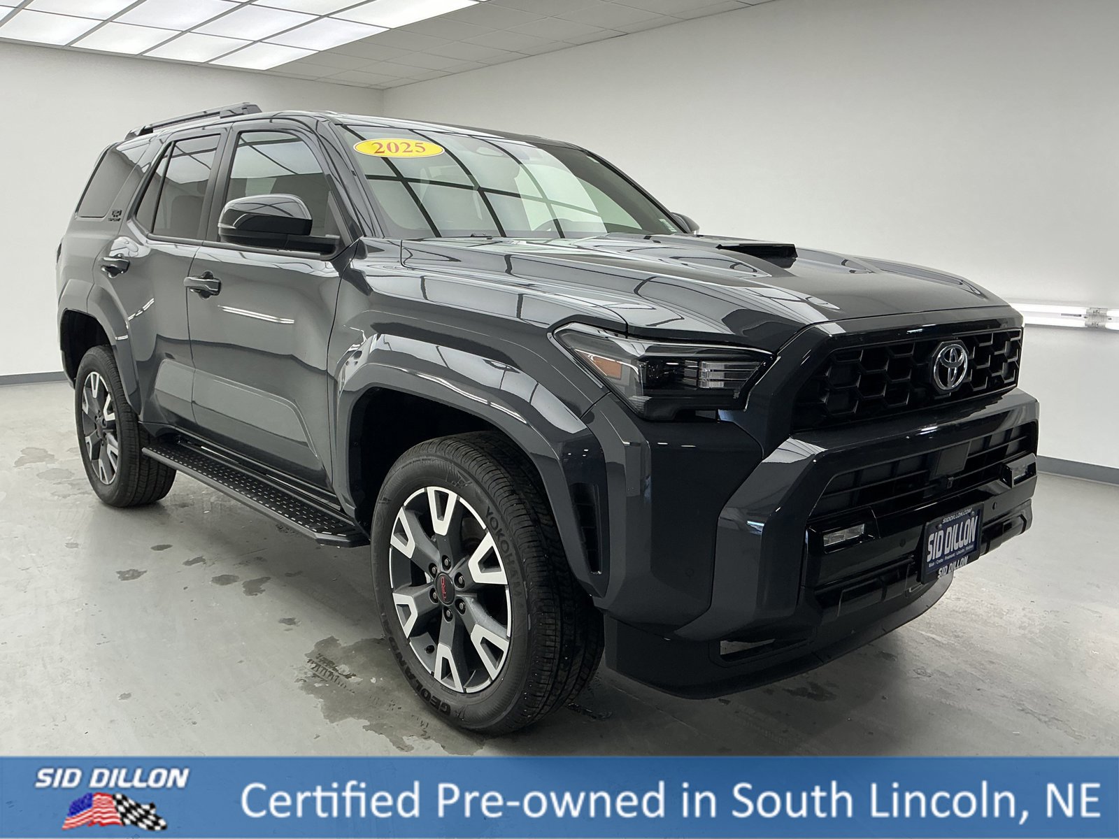 Used 2025 Toyota 4Runner Limited image 3