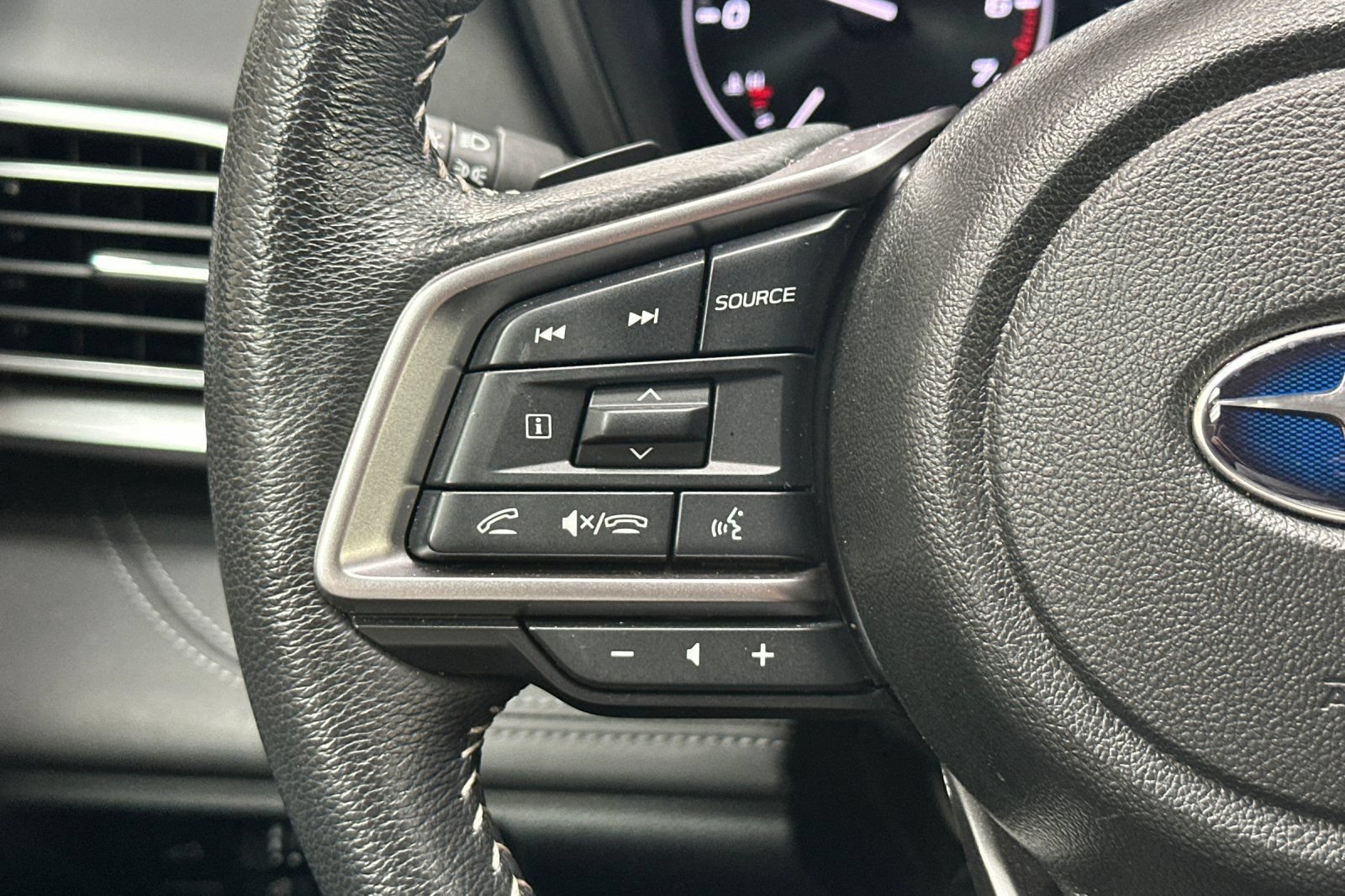 Used 2024 Subaru Outback Limited AWD/4WD image 32