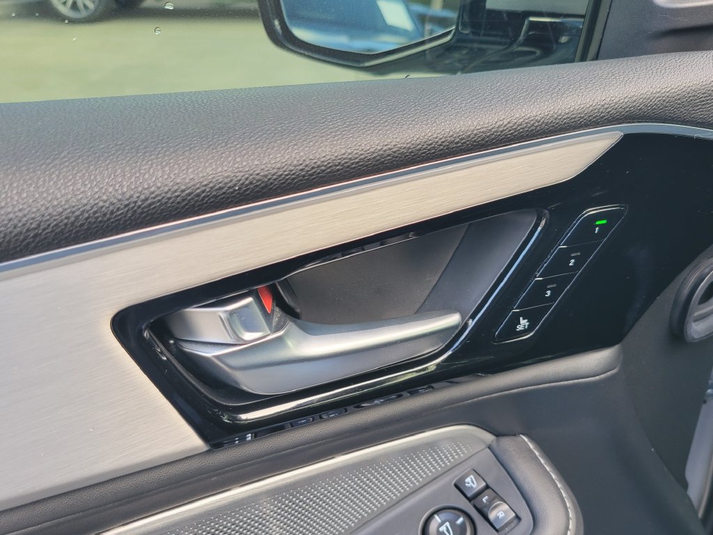 Used 2025 Acura MDX w/ Technology Package FWD image 23