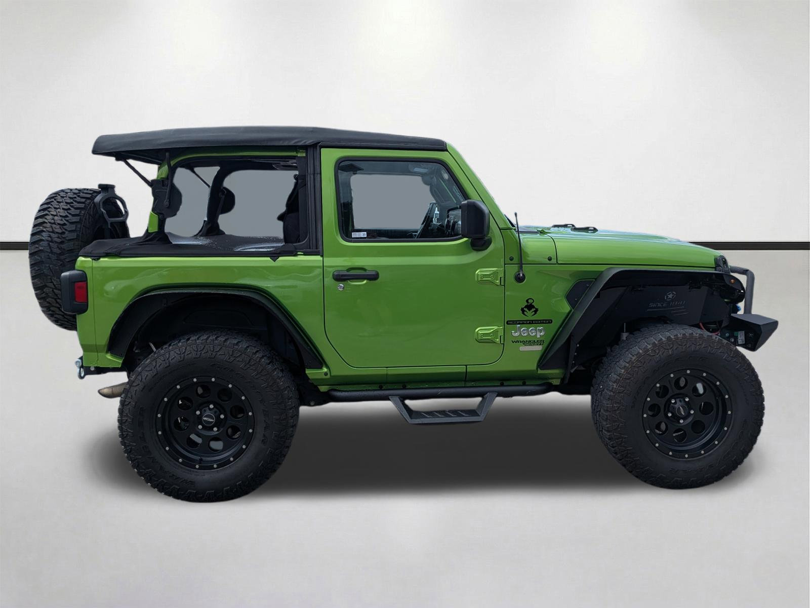 Used 2018 Jeep Wrangler Sport AWD/4WD image 2