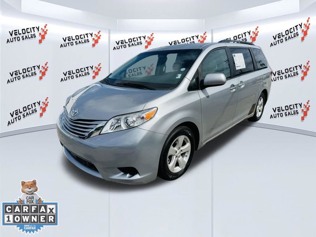 Used 2015 Toyota Sienna LE image 6