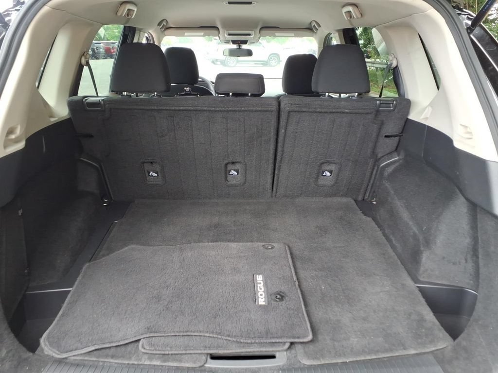 Used 2023 Nissan Rogue S FWD image 17