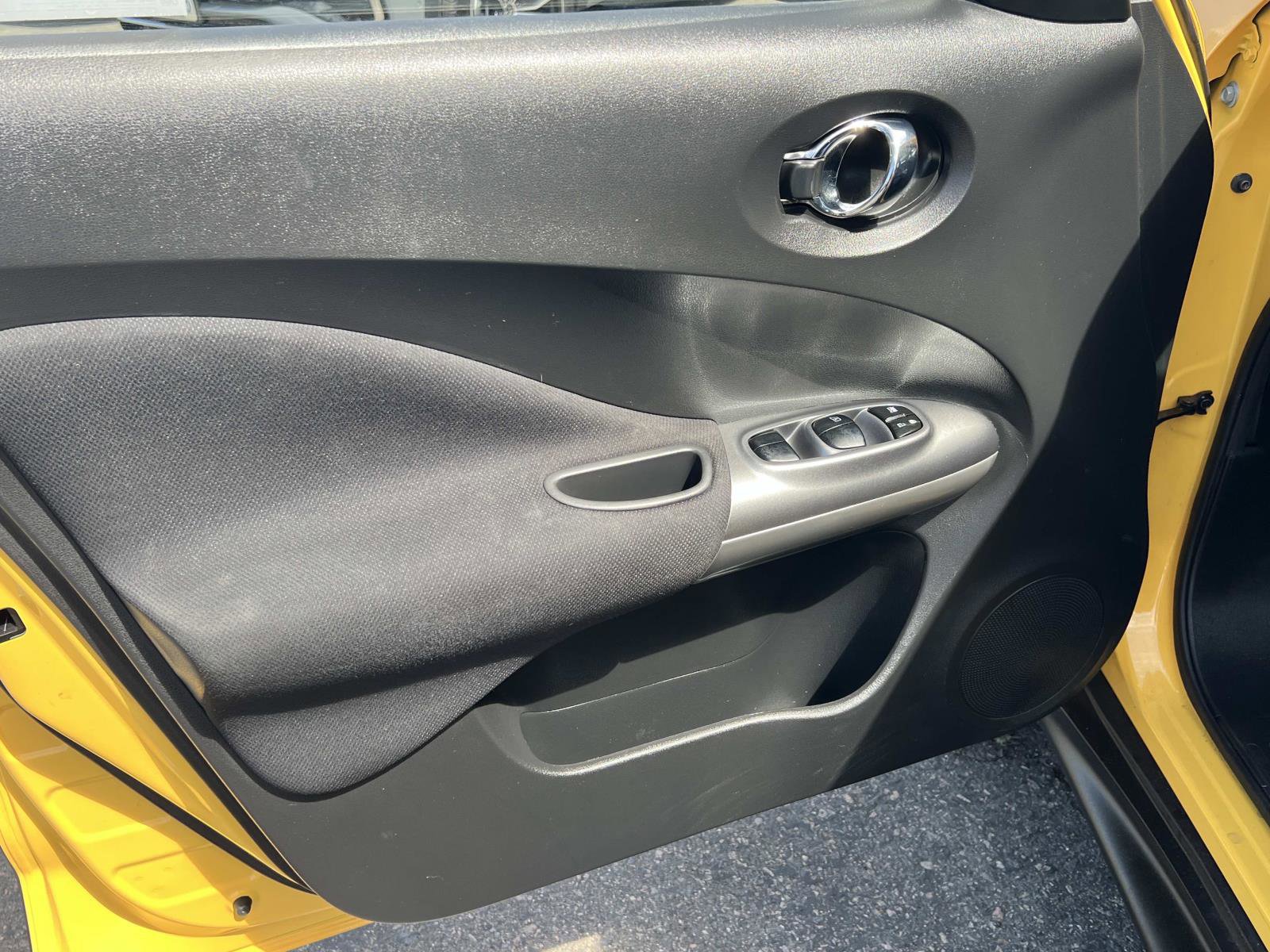 Used 2016 Nissan Juke S image 6