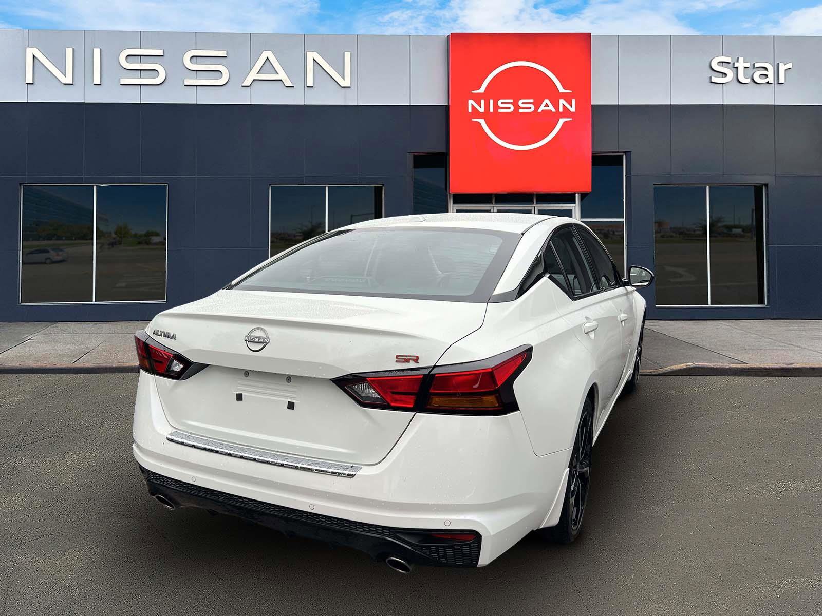 Used 2023 Nissan Altima 2.5 SR FWD image 6