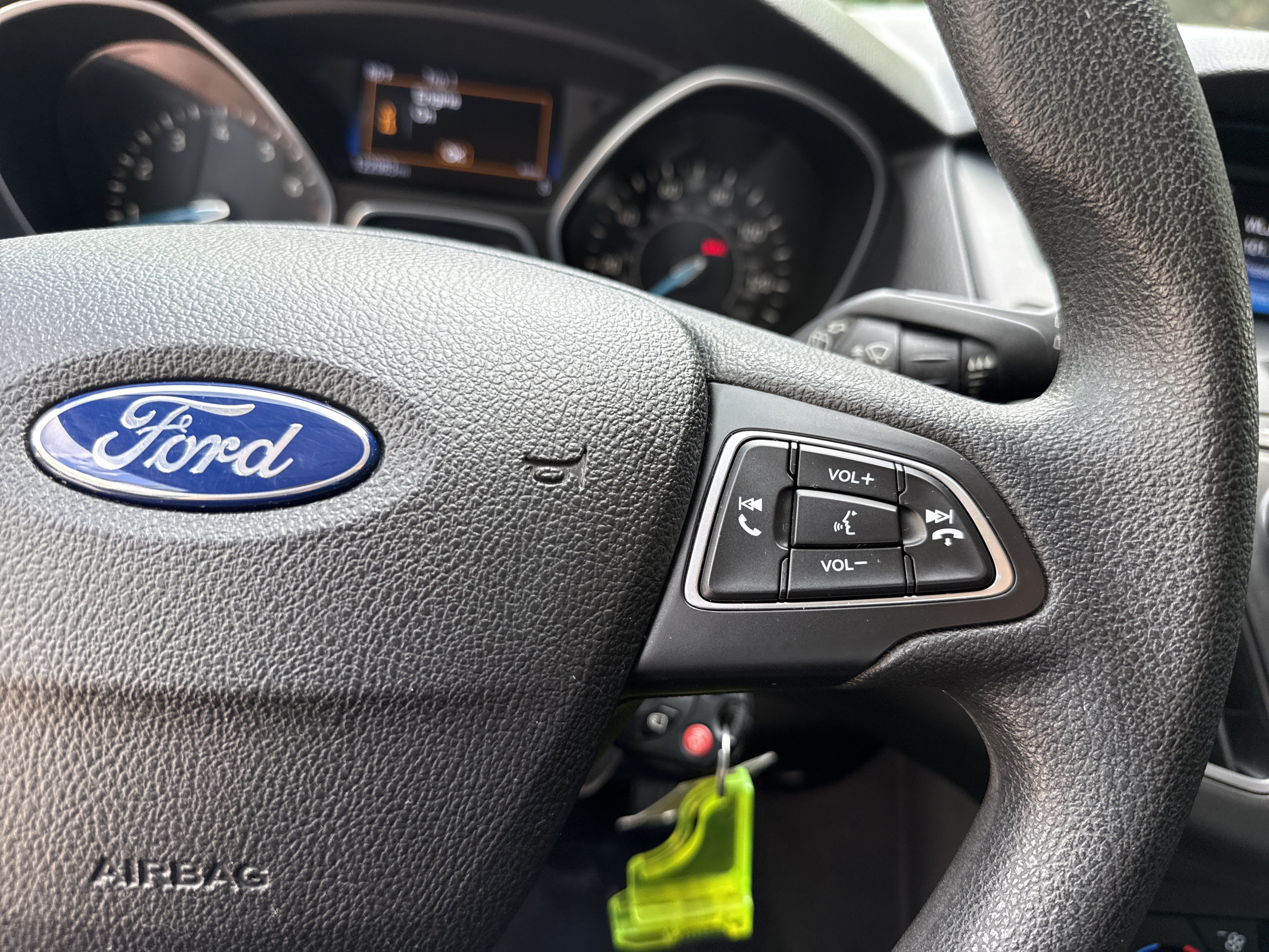 Used 2016 Ford Focus SE w/ SE Power Seat Package FWD image 25