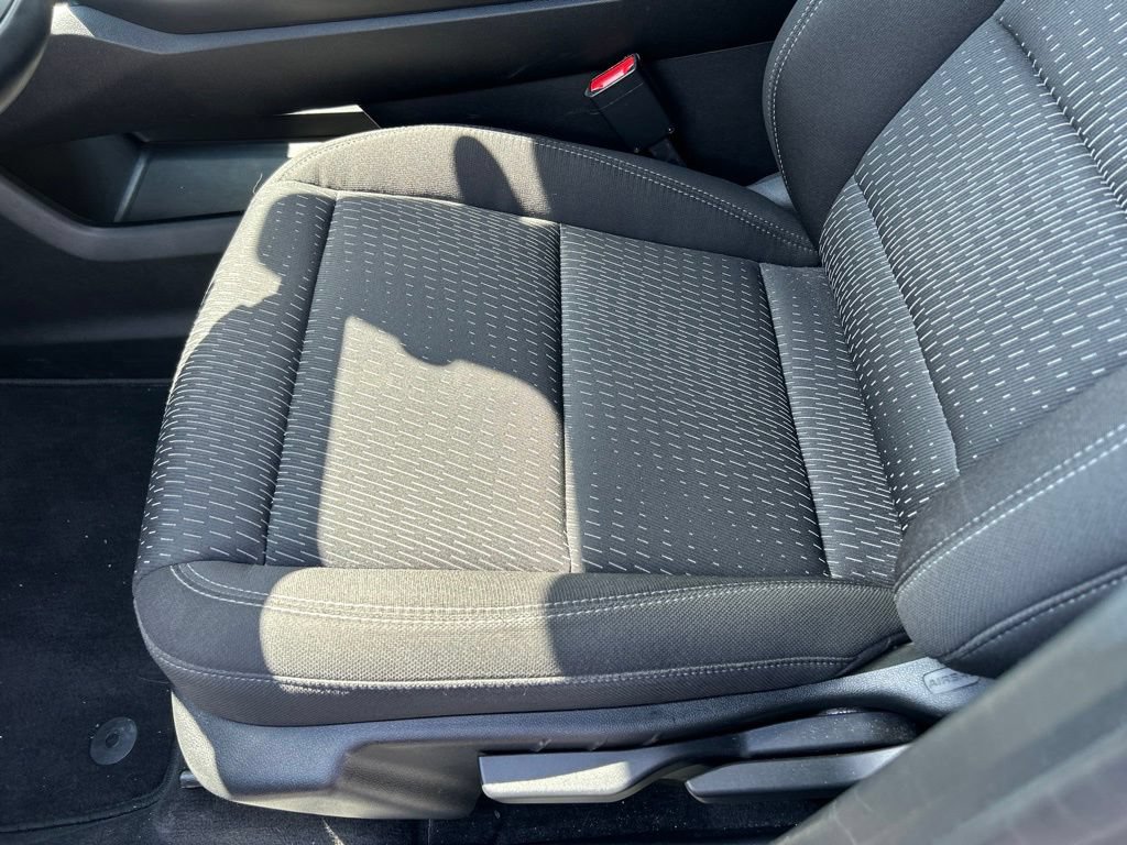 Used 2026 Chevrolet Equinox LT AWD/4WD image 16