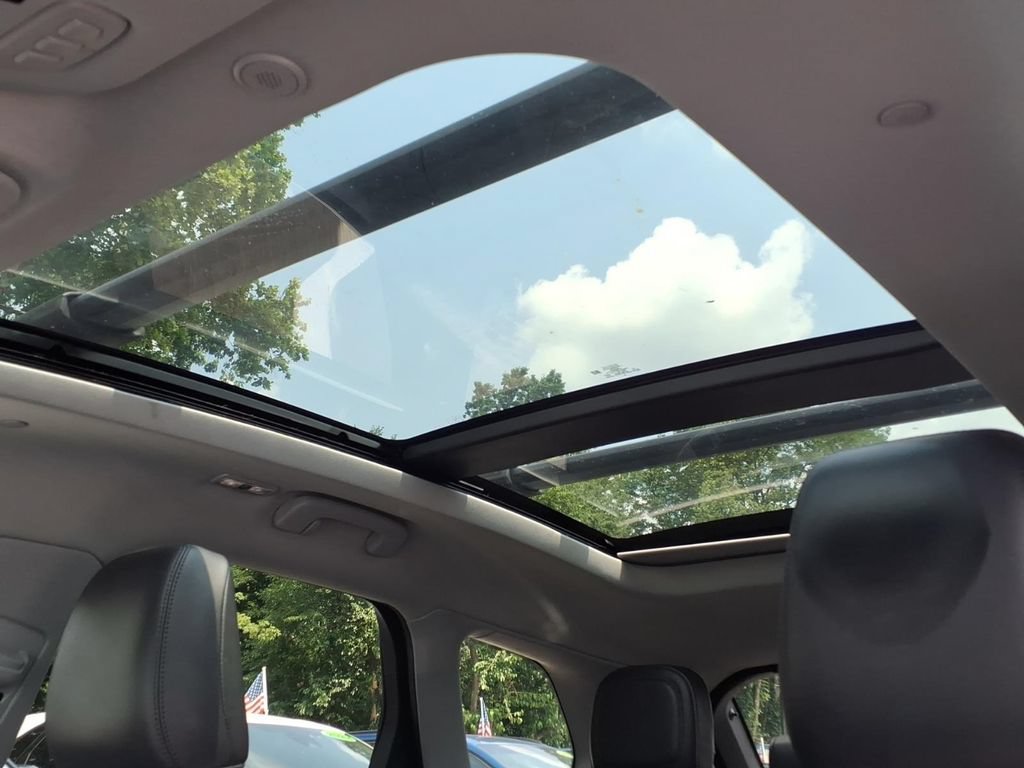 Certified 2021 Lincoln Corsair AWD w/ Premium Package image 22