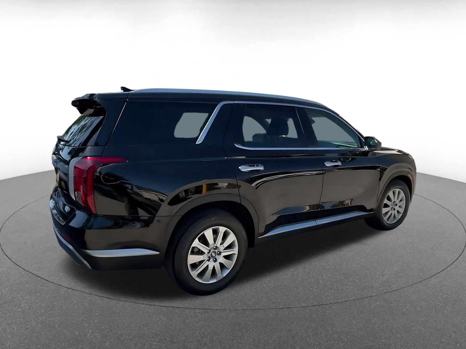 Used 2025 Hyundai Palisade SEL FWD image 14