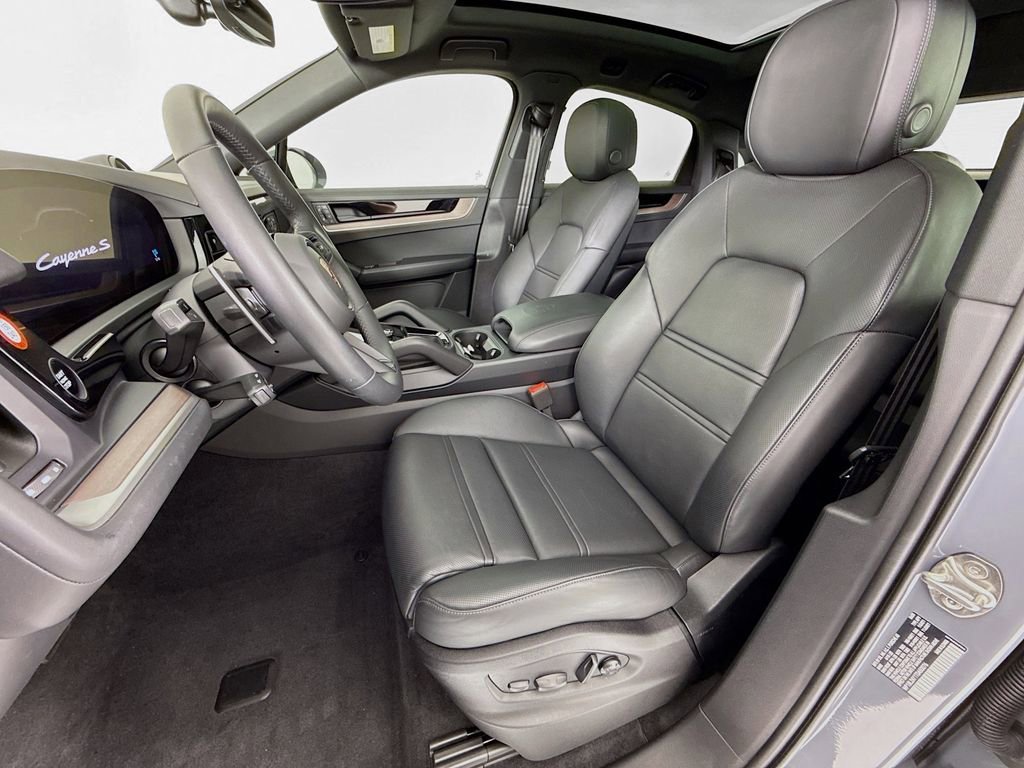 Certified 2026 Porsche Cayenne S AWD/4WD image 5