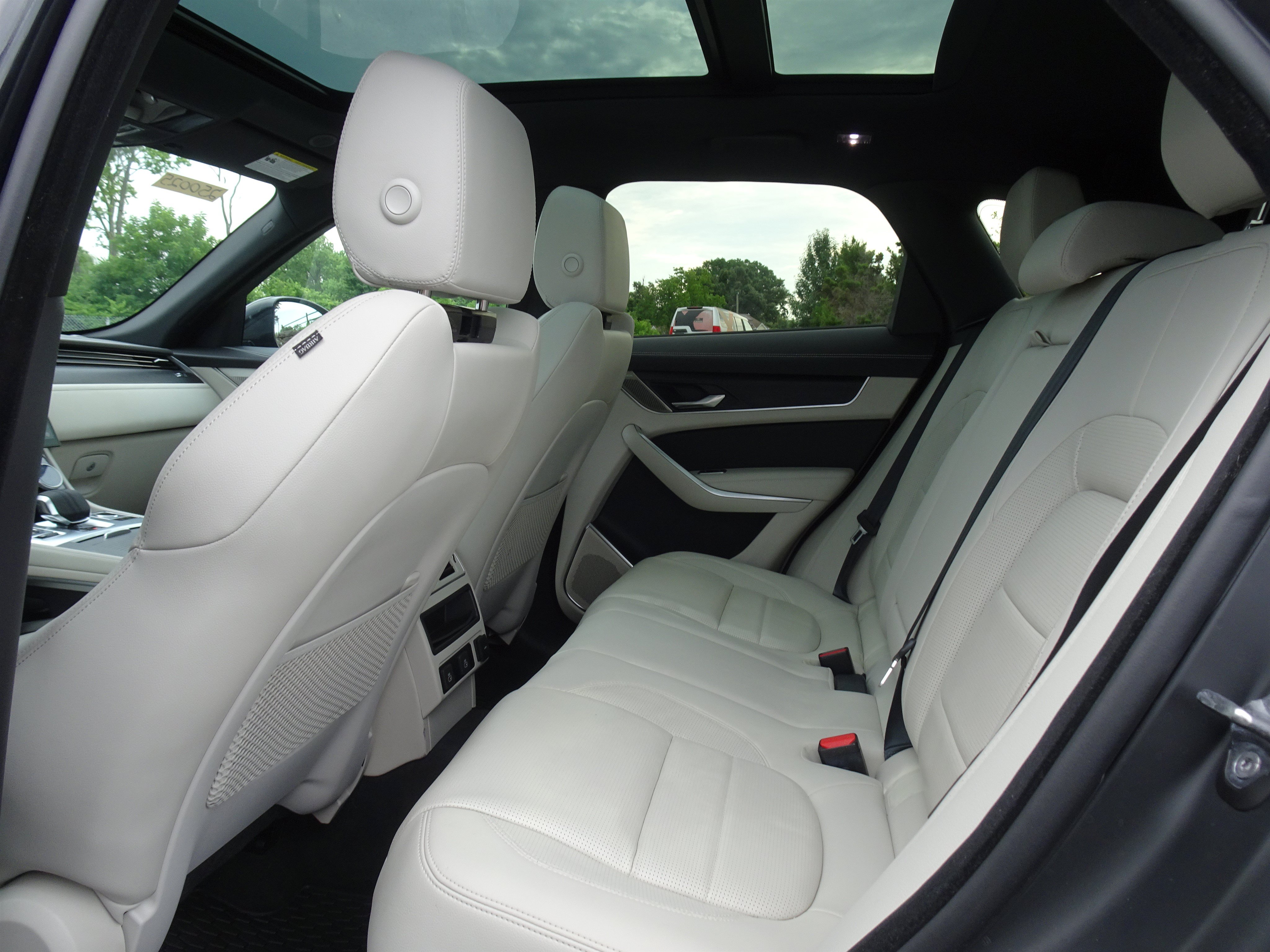 New 2025 Jaguar F-PACE R-Dynamic S AWD/4WD image 21