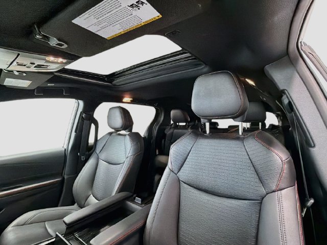 Certified 2025 Toyota Sienna XSE AWD/4WD image 18