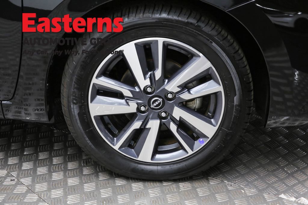 Used 2023 Nissan Versa SV image 31