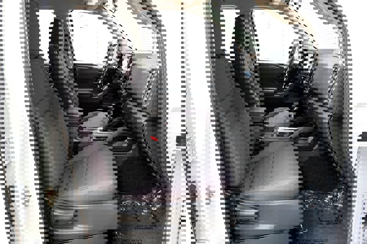 Used 2025 Nissan Frontier S image 26