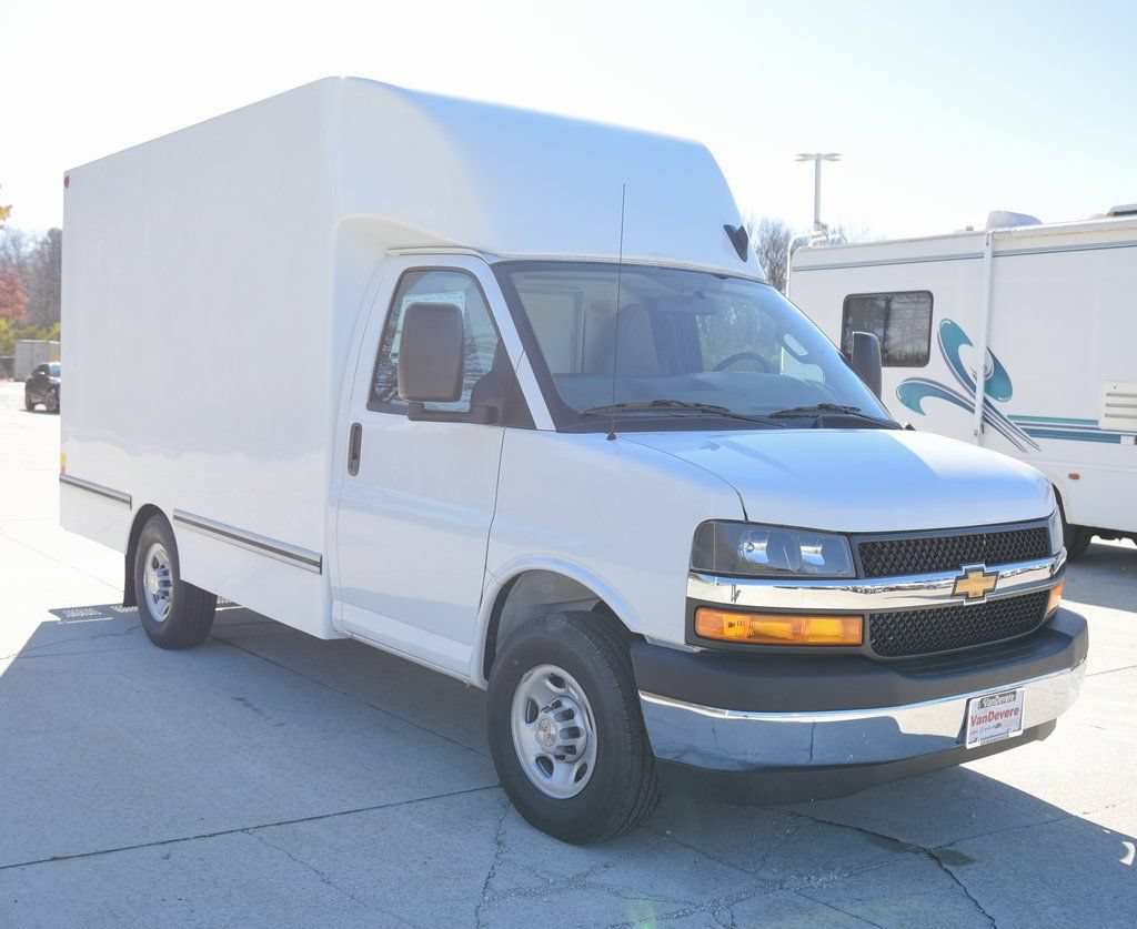 New 2025 Chevrolet Express 3500 w/ Power Convenience Package RWD image 5