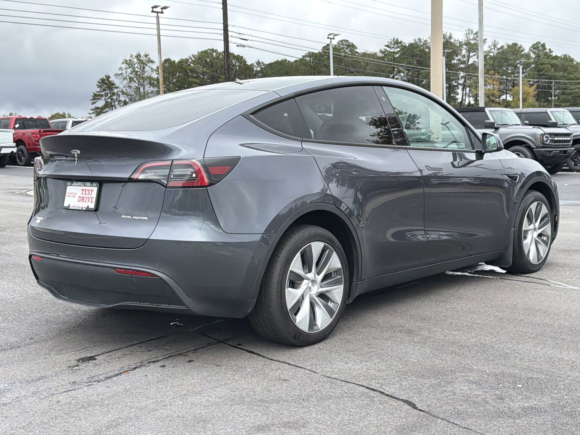 Used 2022 Tesla Model Y Long Range image 29
