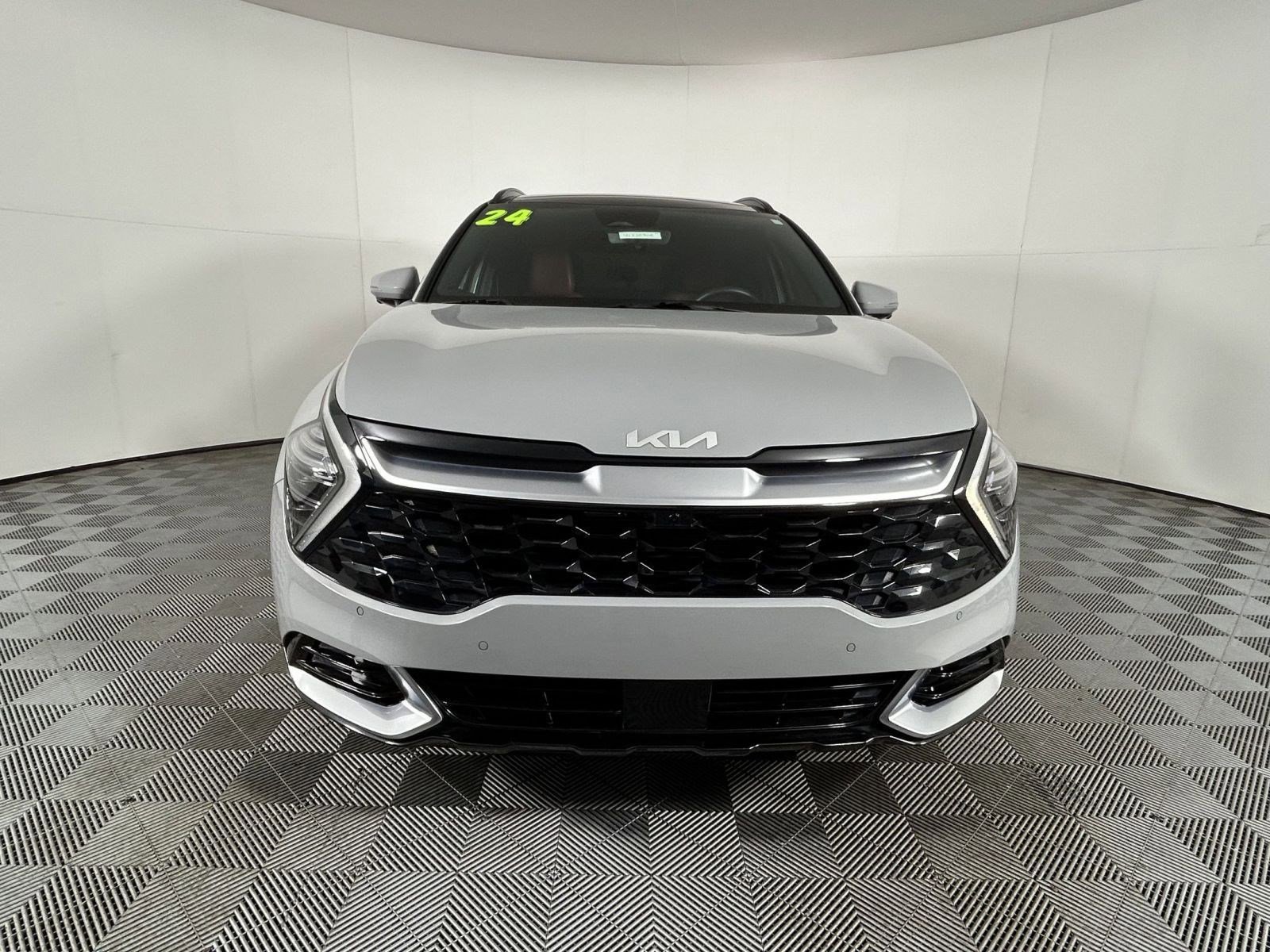 Used 2024 Kia Sportage SX image 2