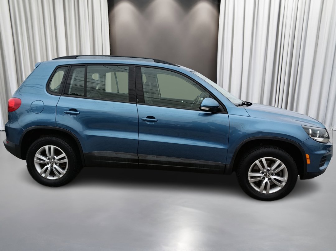 Used 2017 Volkswagen Tiguan S image 4