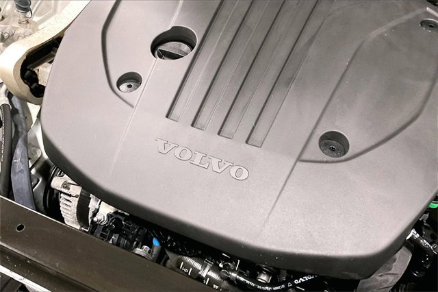 Certified 2023 Volvo XC60 B5 Ultimate w/ Climate Package image 35