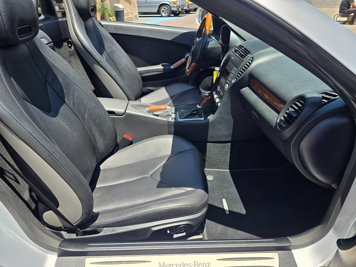 Used 2011 Mercedes-Benz SLK 350 image 10