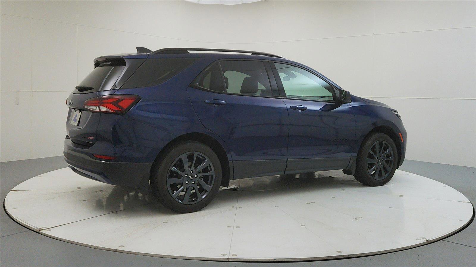 Used 2023 Chevrolet Equinox RS AWD/4WD image 7