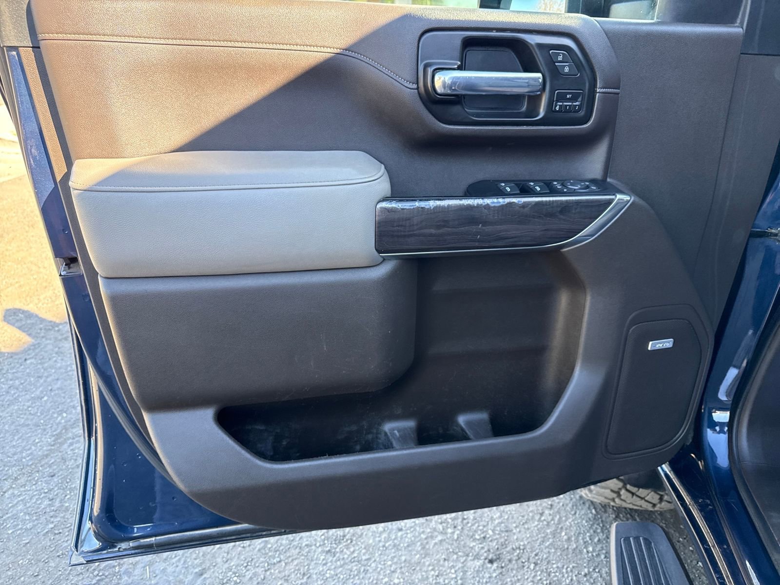 Used 2022 Chevrolet Silverado 2500 LTZ w/ LTZ Plus Package image 10