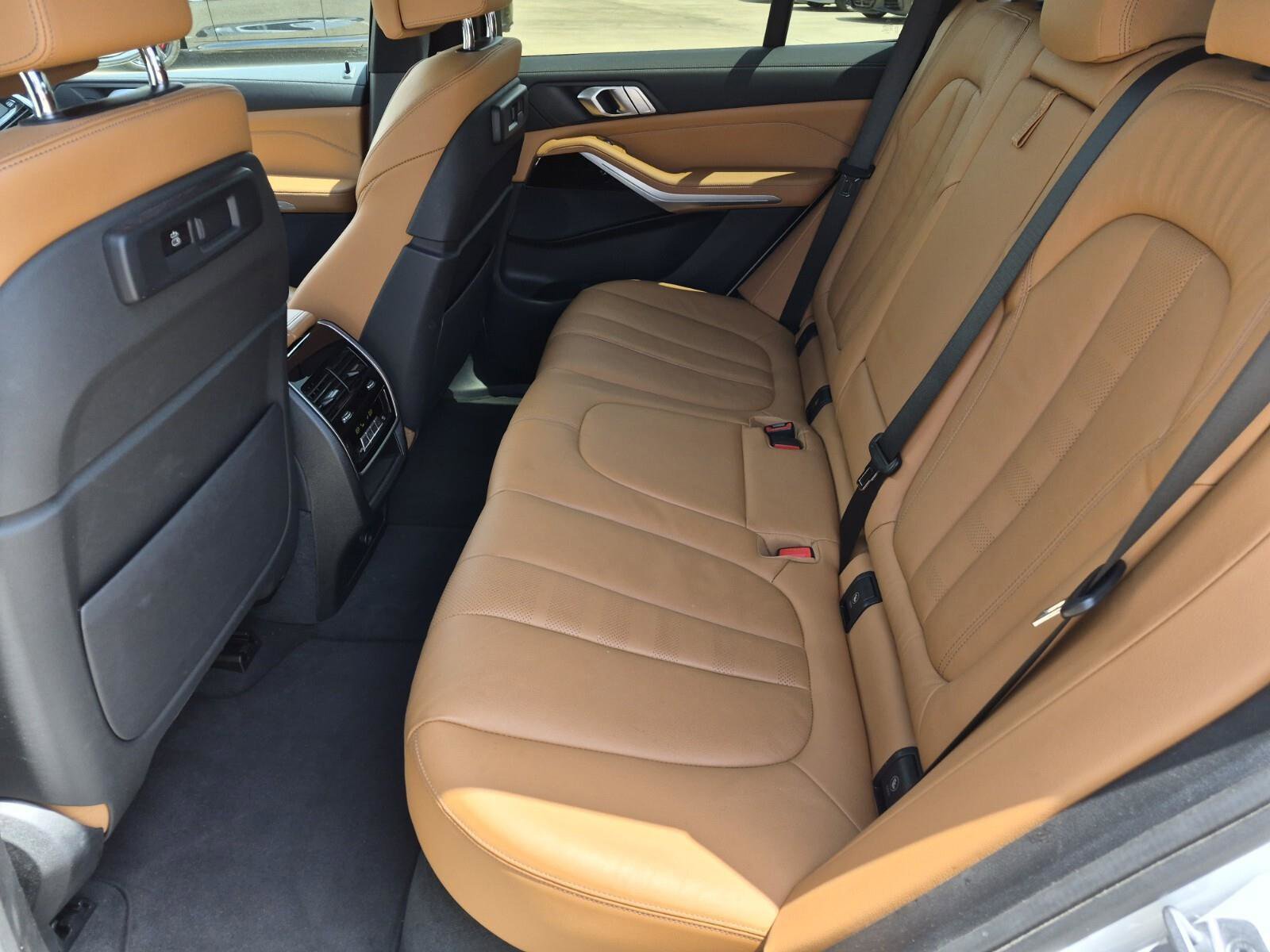 Used 2021 BMW X5 sDrive40i w/ M Sport Package RWD image 17