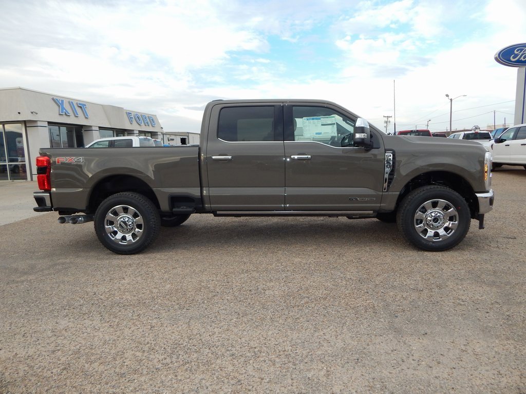 New 2026 Ford F250 4x4 Crew Cab Super Duty image 2