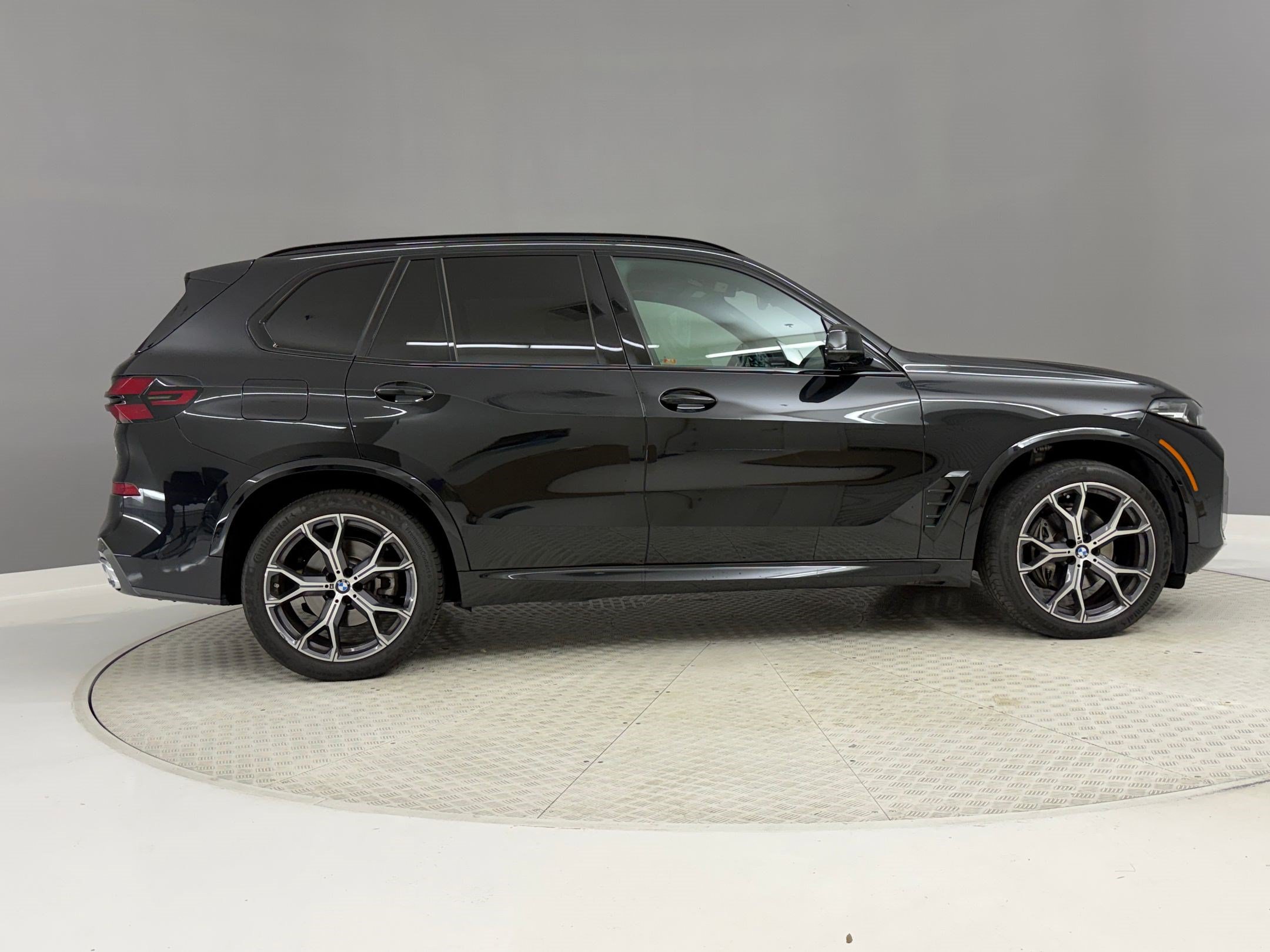 Certified 2024 BMW X5 sDrive40i w/ M Sport Package RWD image 8