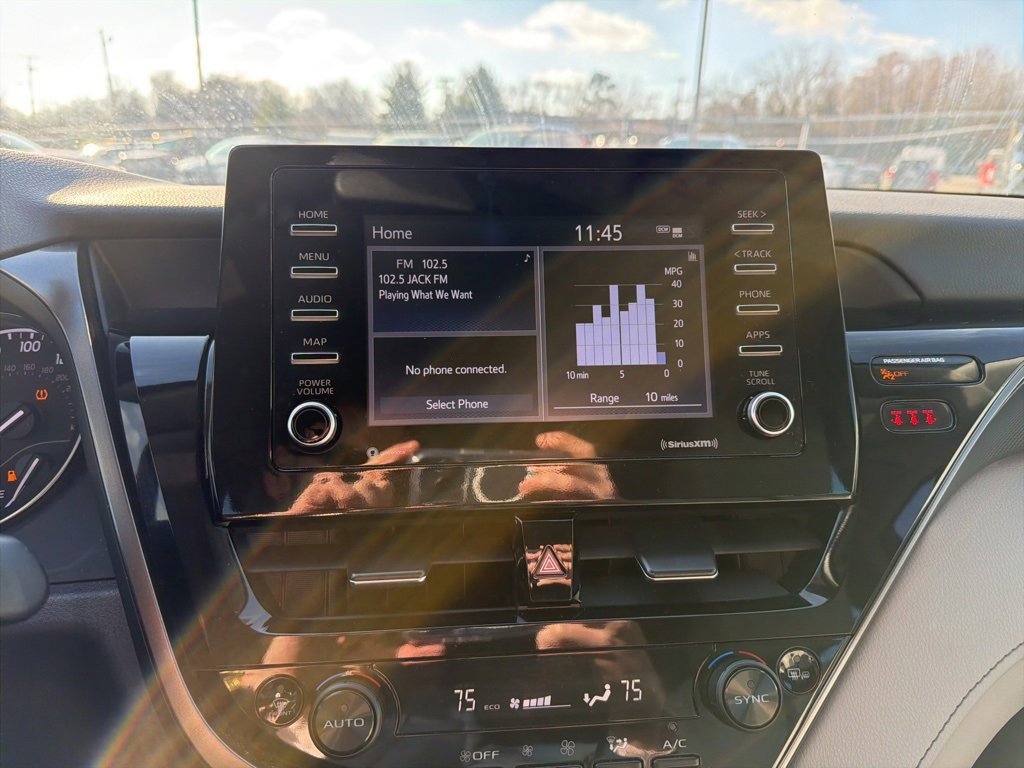 Used 2023 Toyota Camry SE image 18