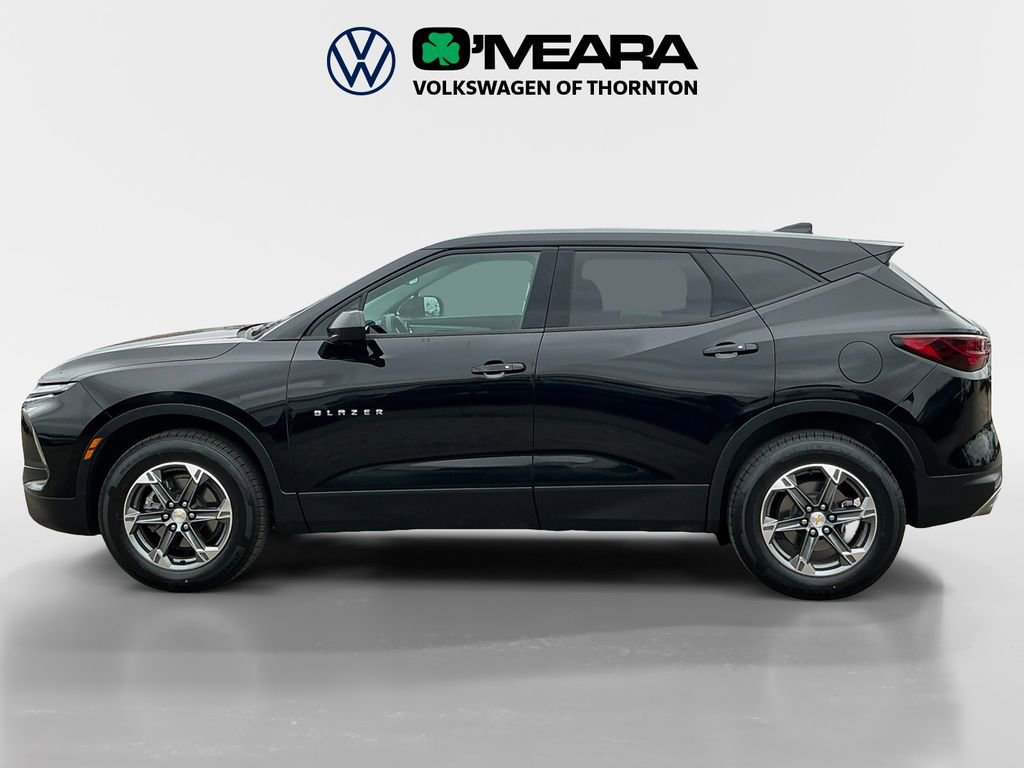 Used 2025 Chevrolet Blazer LT image 2