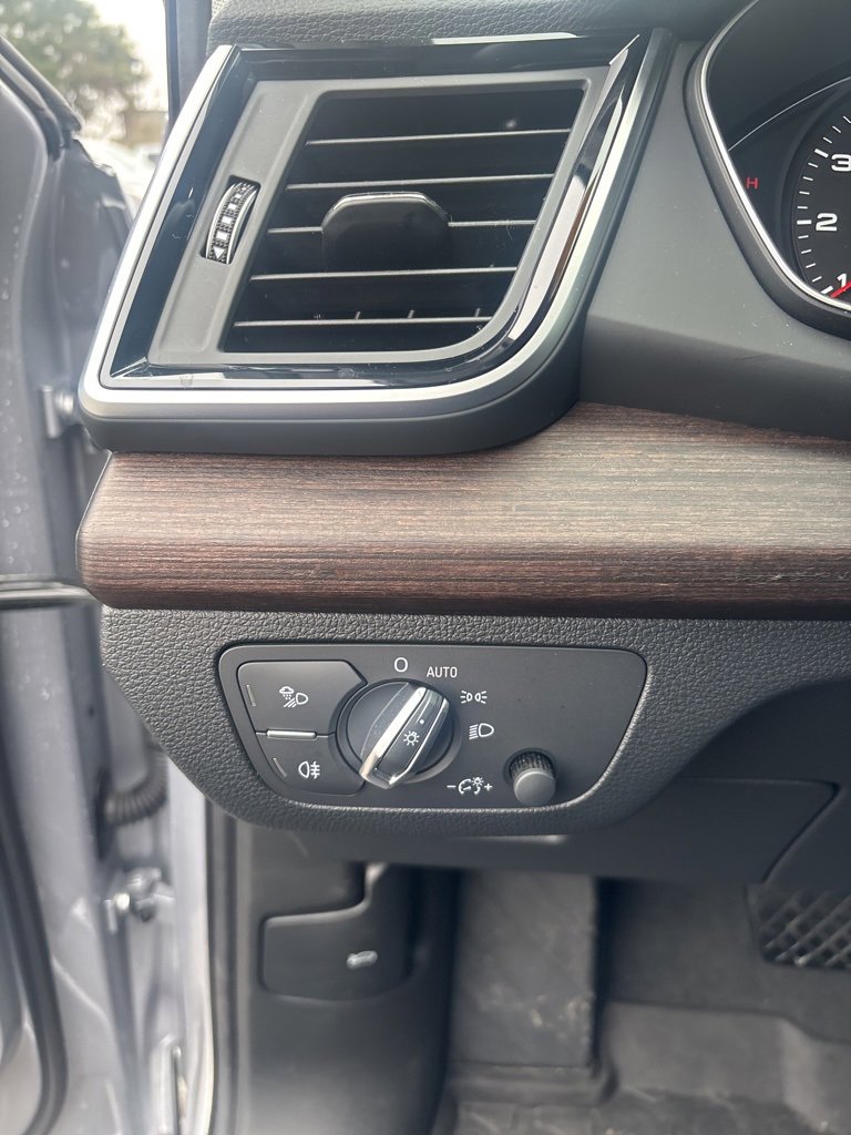 Used 2024 Audi Q5 2.0T Premium image 12