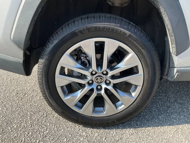 Used 2022 Toyota RAV4 XLE Premium FWD image 26