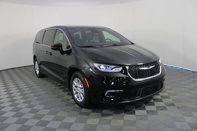 New 2026 Chrysler Pacifica Select image 28