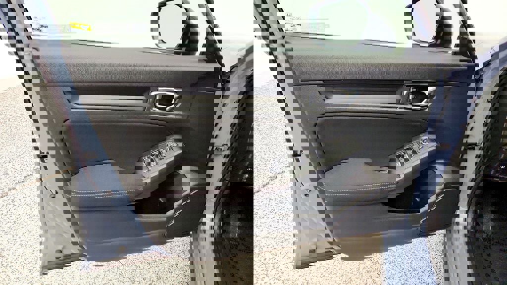 Used 2023 Honda Civic Sport image 10