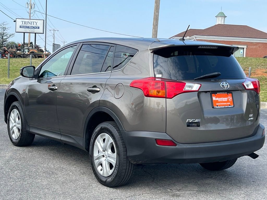Used 2015 Toyota RAV4 LE AWD/4WD image 6