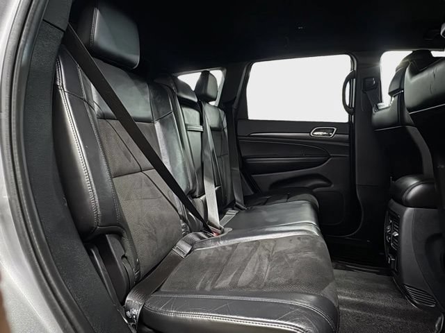 Used 2018 Jeep Grand Cherokee Altitude AWD/4WD image 17
