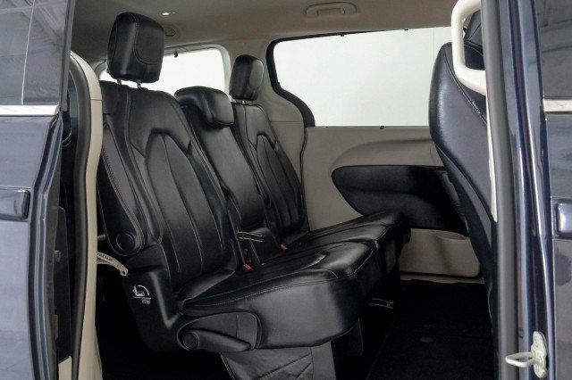 Used 2019 Chrysler Pacifica Touring-L FWD image 42