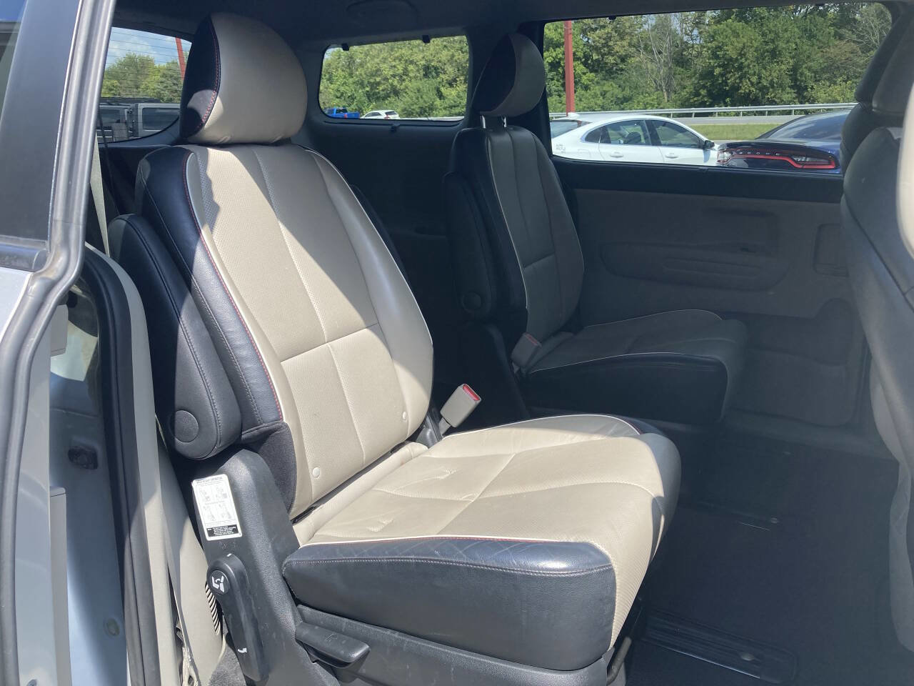 Used 2019 Kia Sedona EX image 15