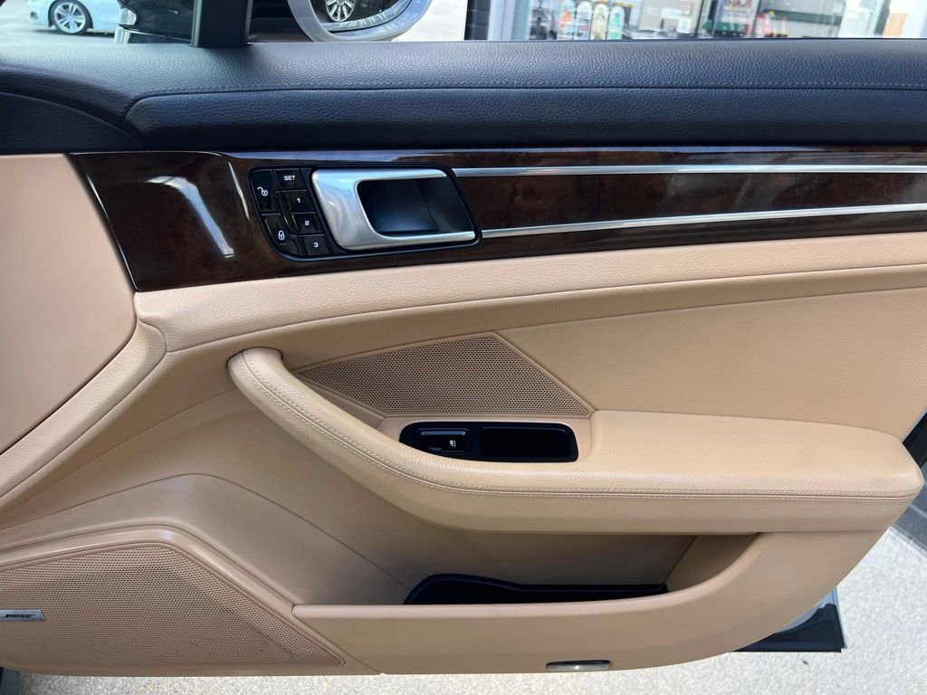 Used 2018 Porsche Panamera 4 image 30
