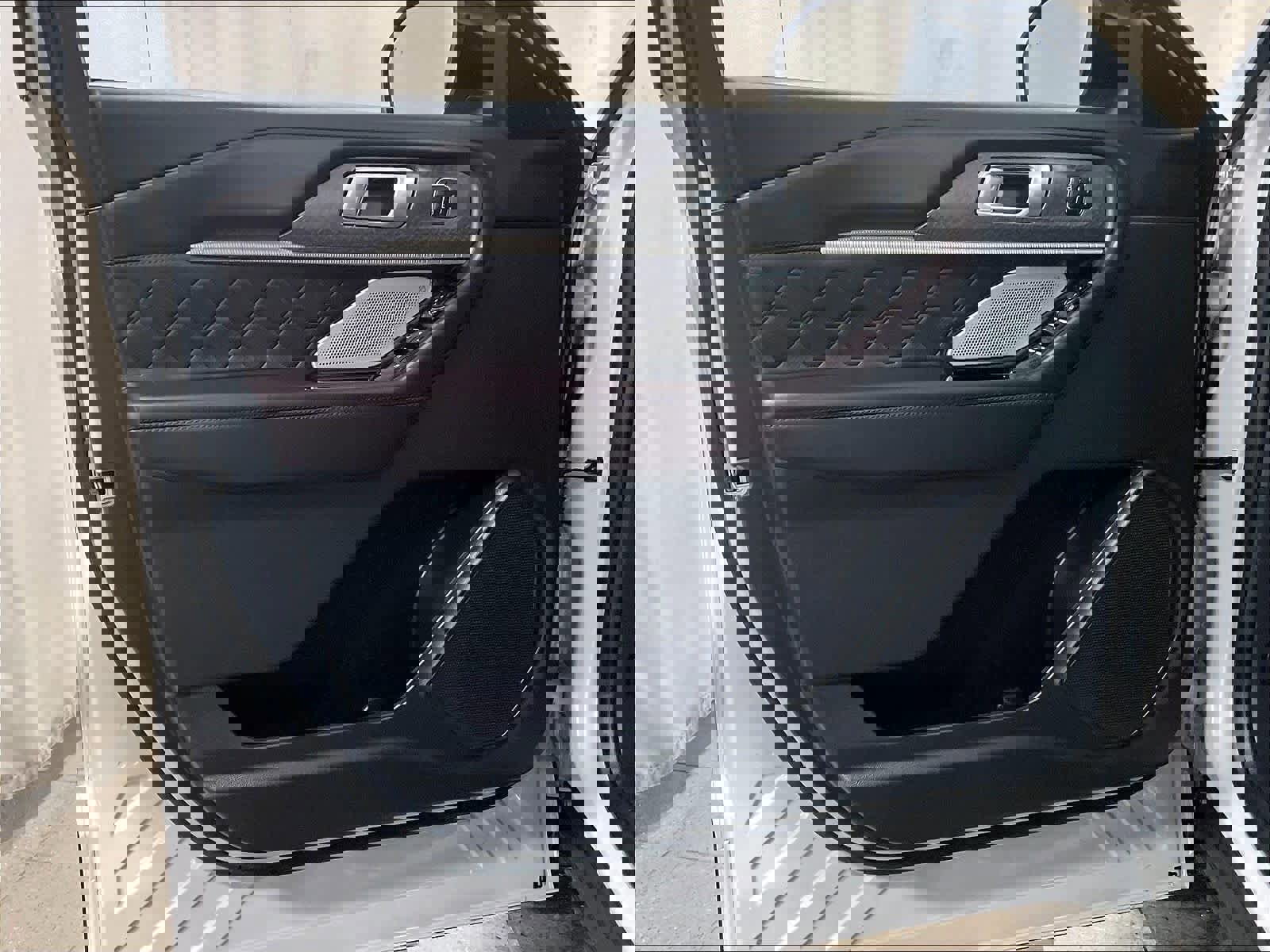 Used 2025 Ford Explorer Platinum w/ LUX Leather Package image 9